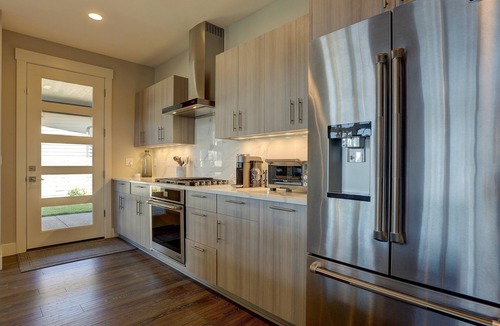 Southeast Bend House | Ruby Peak - Outdoor Living! Modern & Fresh, Hot Tub, A/C, Mountain View, Peloton