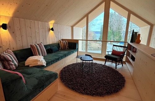 Schondorf am Ammersee Cabin | Ruby red gables - Moonwood house by the lake