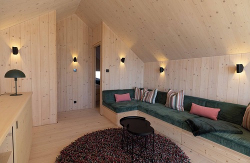 Schondorf am Ammersee Cabin | Ruby red gables - Moonwood house by the lake