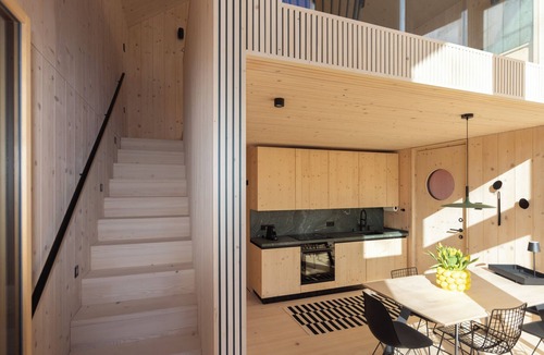 Schondorf am Ammersee Cabin | Ruby red gables - Moonwood house by the lake