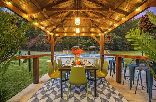 Rockbridge House | Ruby Ridge | Fishing Pond, Speakeasy, Theater, Heated Pool, GameRoom & More