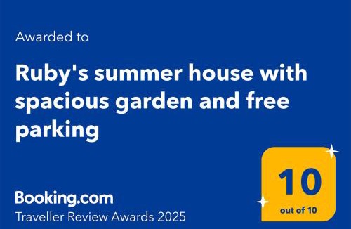 Gavrio House | Ruby's summer house with spacious garden and free parking