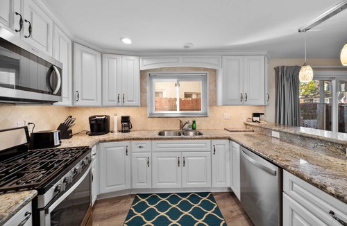 Balboa Island House | Ruby Villa A - Stay for 6!