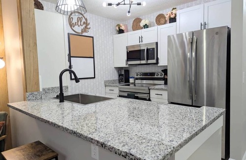 Enterprise House | Rucker's Retreat 2 BR Townhouse *Pool* 5 min to Fort Rucker