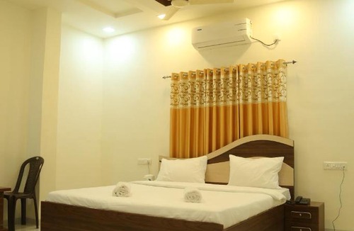 Satara Hotel | Rudraksh Nagthane