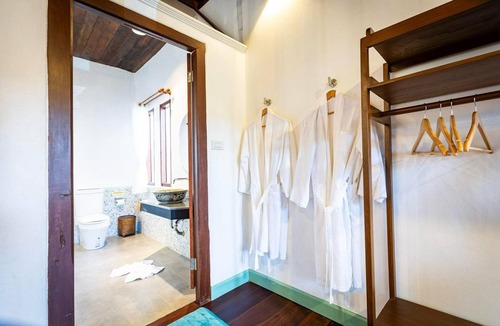 Thani Hotel | Ruean Thai Hotel