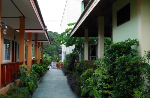 Mueang Kao Hotel | Ruen Narisra Resort