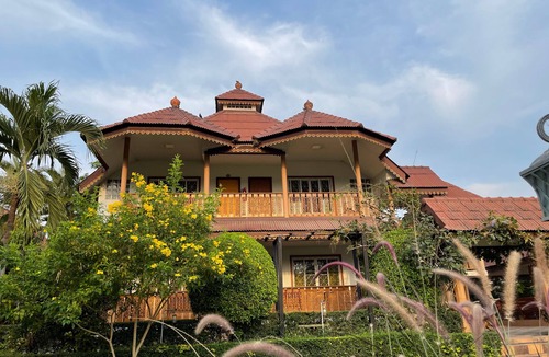 Tha Khoei Hotel | Ruen Sam Ran Resort