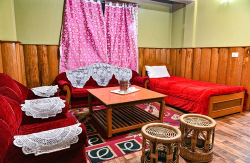 Mangan Hotel | Rufina Blue Pine