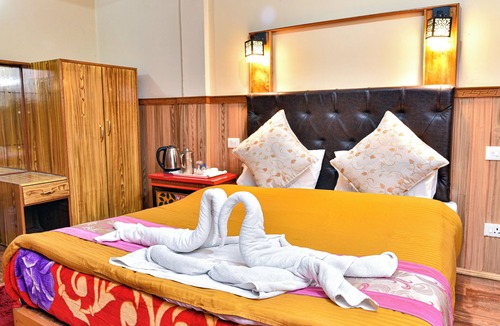 Mangan Hotel | Rufina Blue Pine
