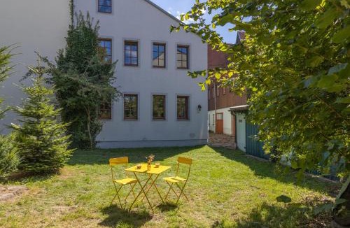 Domviertel Apartment | Ruhiges Studio in Altstadt mit Gartenblick & Sofa
