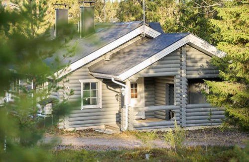 Rukatunturi Apartment | Rukan Havu - Ski-in cabin with sauna & fireplace, 100m to slopes