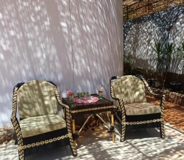 Al Ahyaa House | Rum i villa med pool