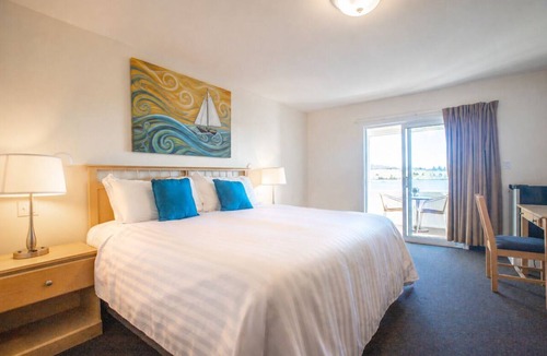 Lunenburg Hotel | Rum Runner Inn
