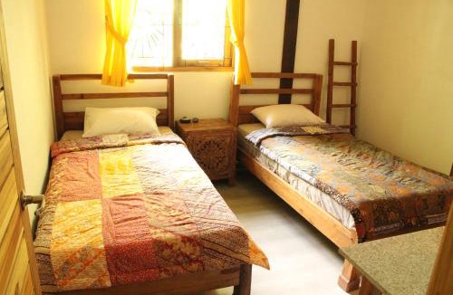 Senggigi House | Rumah atlas