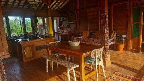 Wongaya Gede Villa | Rumah Pacung