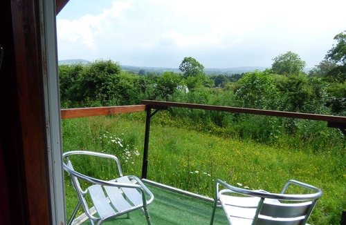 Cilgerran House | Rumenco, self contained 2 person, secluded/unique off grid glamping, own meadow!