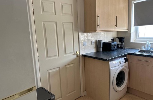 Runcorn House | Runcorn cozy 3-bed entire house