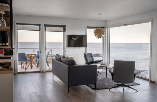 Heroy Cottage | Runde Panorama - Highlight View