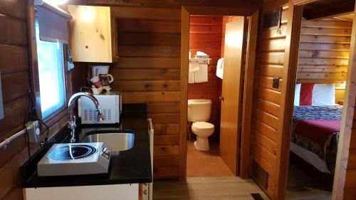 Canmore Cabin | Rundle Mountain Lodge