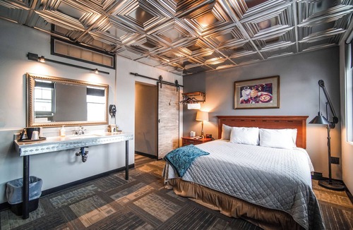 Glasgow Hotel | Rundle Suites