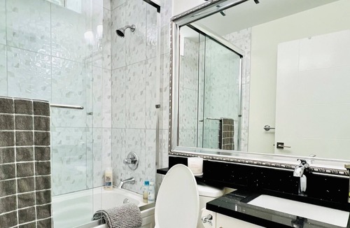 Renfrew-Collingwood Apartment | Rupert House