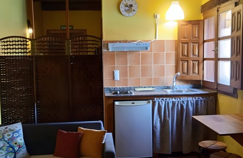 Villamanin House | Rural Apartment 'Entreladeras 2' in Busdongo with Mountain Views