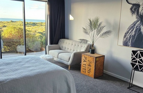 Thornton House | Rural Beachfront, Private With Amazing Views Over Land, Ocean and Islands