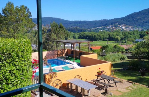 O Rosal House | Rural Complex 'Shakti Rio Mino' with Lake Views, Private Pool and Wi-Fi