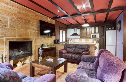 Iznatoraf House | Rural House 'Fuente Los Avellanos' with Mountain View, Wi-Fi and Air Conditioning