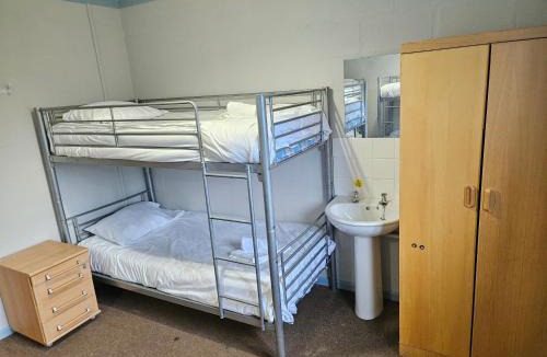 Glandyfi House | Rural Group Lodging 19 rooms 83 beds Games room