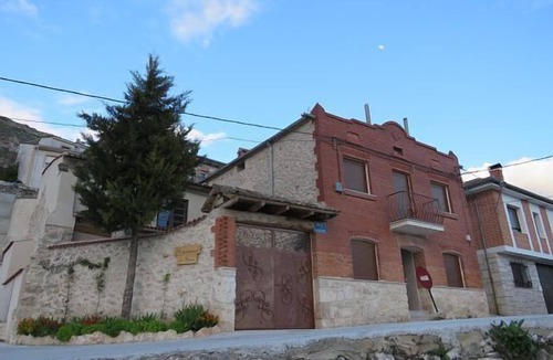 Cuevas de Provanco Cottage | Rural house (full rental) El Amanecer de Sara for 8 people