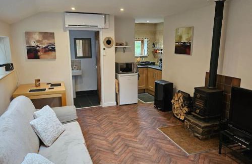 Little Hayfield House | Rural Peak District retreat in Little Hayfield One bedroom self contained property Dogs welcome