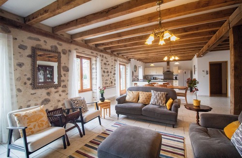 Thiat Cottage | Rural vacation home with garden and 4 bedrooms