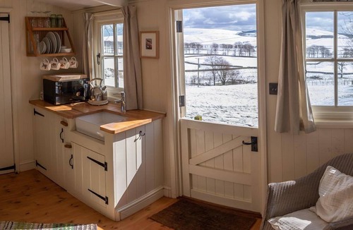 Peak District Bed & Breakfast | Rushop Hall