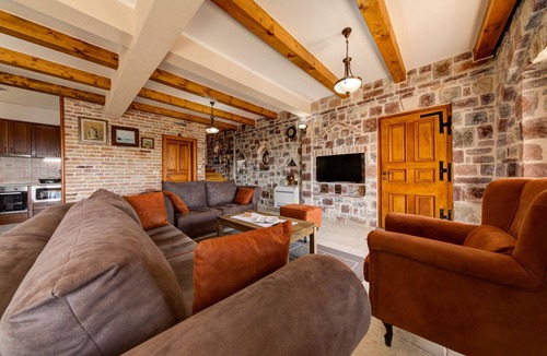 Tomicici Villa | Rustic 2BDR Old Stone Villa w/Private Pool and SV
