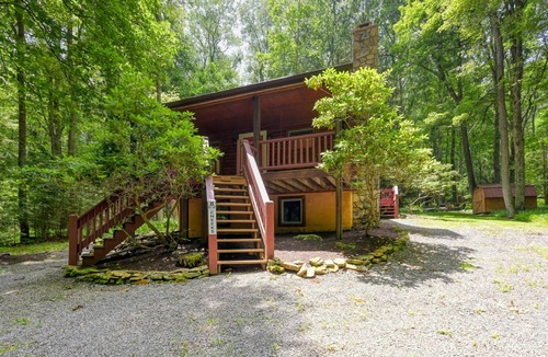 Oakland House | Rustic 2BR Cabin - HOT TUB & Fireplace - Oakland