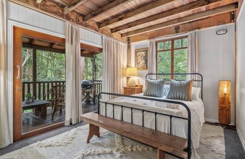 Springbrook Apartment | Rustic 3-Bed Retreat in Springbrook