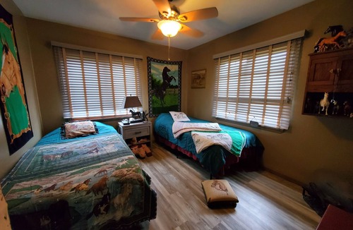 Blount House | Rustic 3 Bedroom House- Classic West Virginia Mountain View