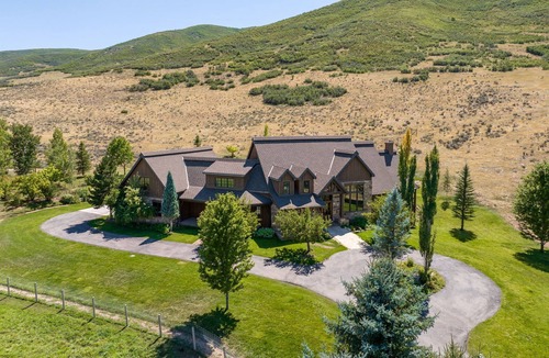 Daniel House | Rustic 8B Estate on 40 acres – 9,900sqft Estate on Private Ranch with 2 Hot Tubs