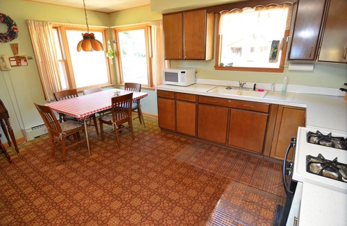 Cable House | Rustic and Cozy 2-bedroom Cabin on Lake Namakagon with Private Dock!