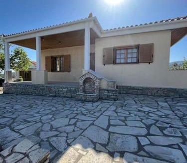 Mitilinii Apartment | Rustic and Spacious House