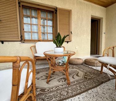 Mitilinii Apartment | Rustic and Spacious House