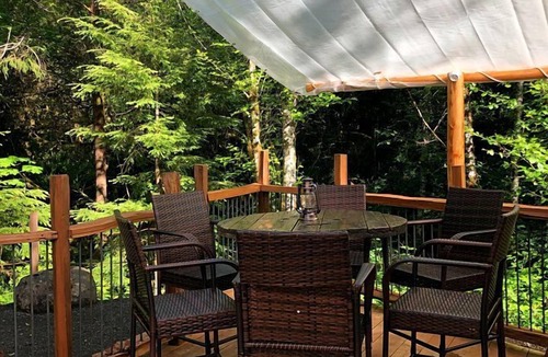 Forks House | Rustic and Spacious Safari Tent in Forks, Washington, Perfect for a Glamping Getaway to the Pacific Northwest