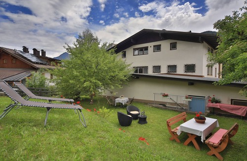 Abfaltersbach Apartment | Rustic apartment in the Dolomites