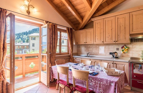 Commezzadura Apartment | Rustic Apartment "Maso Margherita - Stua" with Balcony, Garden & Wi-Fi