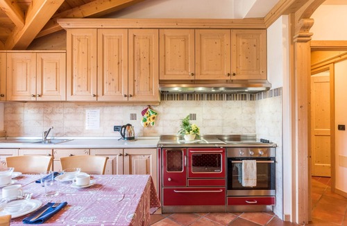 Commezzadura Apartment | Rustic Apartment "Maso Margherita - Stua" with Balcony, Garden & Wi-Fi
