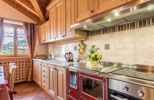 Commezzadura Apartment | Rustic Apartment "Maso Margherita - Stua" with Balcony, Garden & Wi-Fi