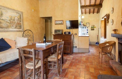 Monteleone d'Orvieto Apartment | Rustic Apartment, Wifi, Perugia