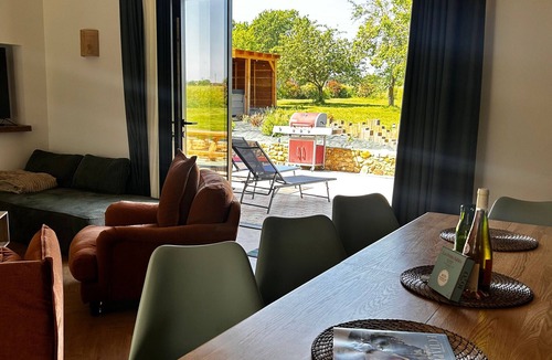Asnieres sur Vegre Cottage | Rustic barn renovated in the heart of Sarthe countryside